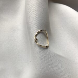 WAVE 14K Gold Ring w. Diamond