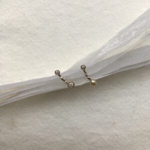 SHOOTING STAR 14K Gold stud w. Diamond & Sapphire