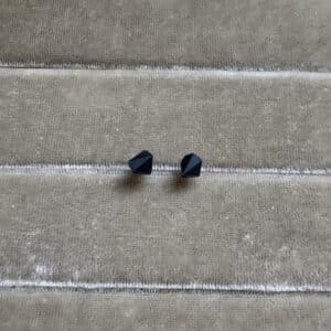 PIXEL Arrow Cut Silver Stud Black