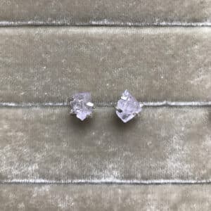 GLOW Silver Earring w. Rough Amethyst