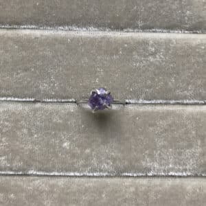 GLOW Silver Ring w. Rough Amethyst
